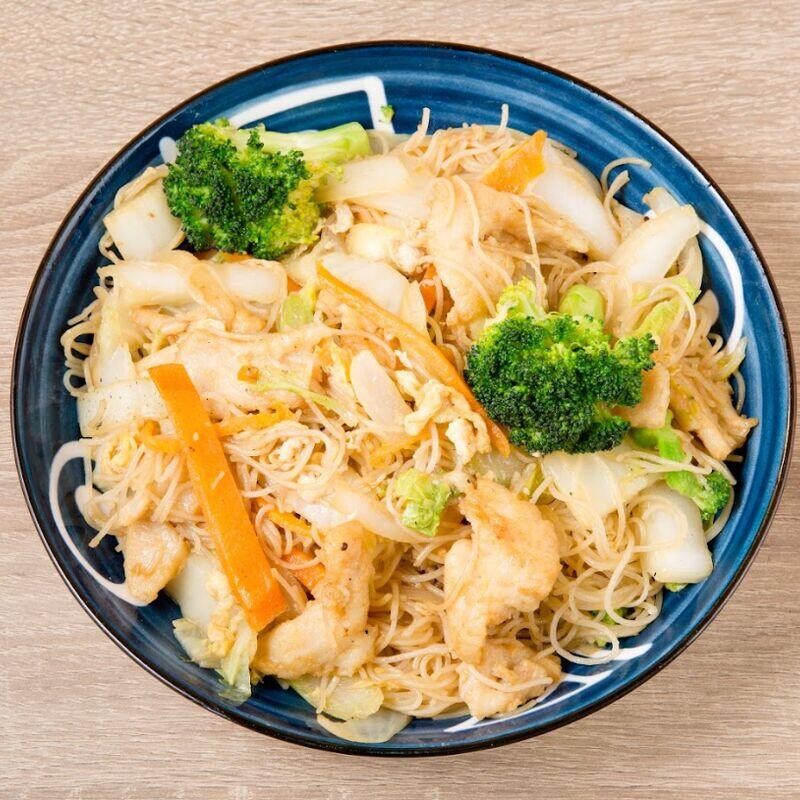 Chicken Pan Fried Rice Noodle